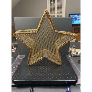 Gold toned star basket